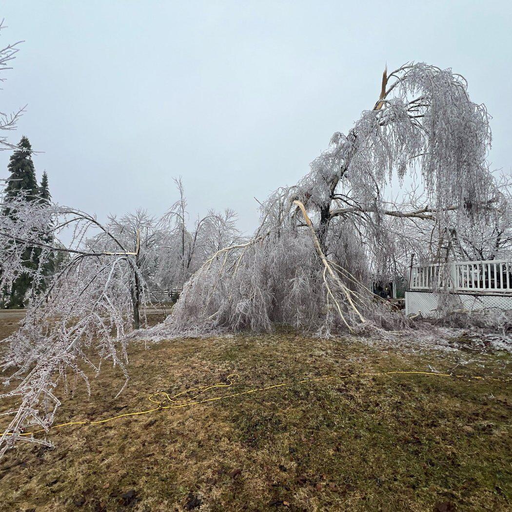Power outages persist in hard-hit areas after Ontario ice storm